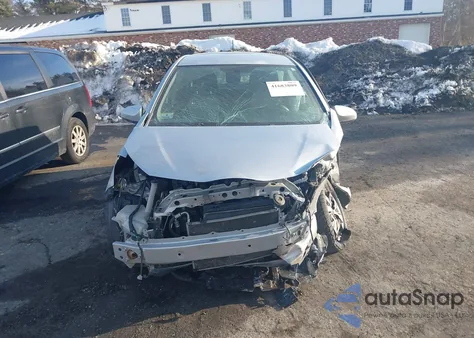 2012 Toyota Yaris z USA, uszkodzony, nr VIN JTDKTUD33CD507659